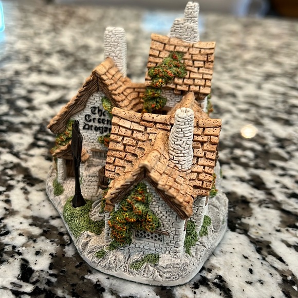 David Winter Cottages Green Dragon Pub - Picture 3 of 8